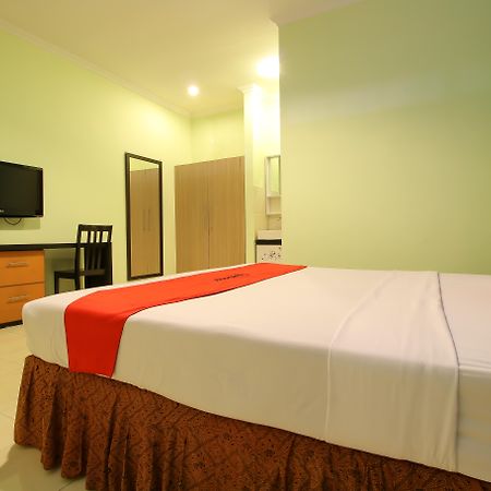 Reddoorz Plus @ Taman Siswa 2 Джокякарта Екстериор снимка