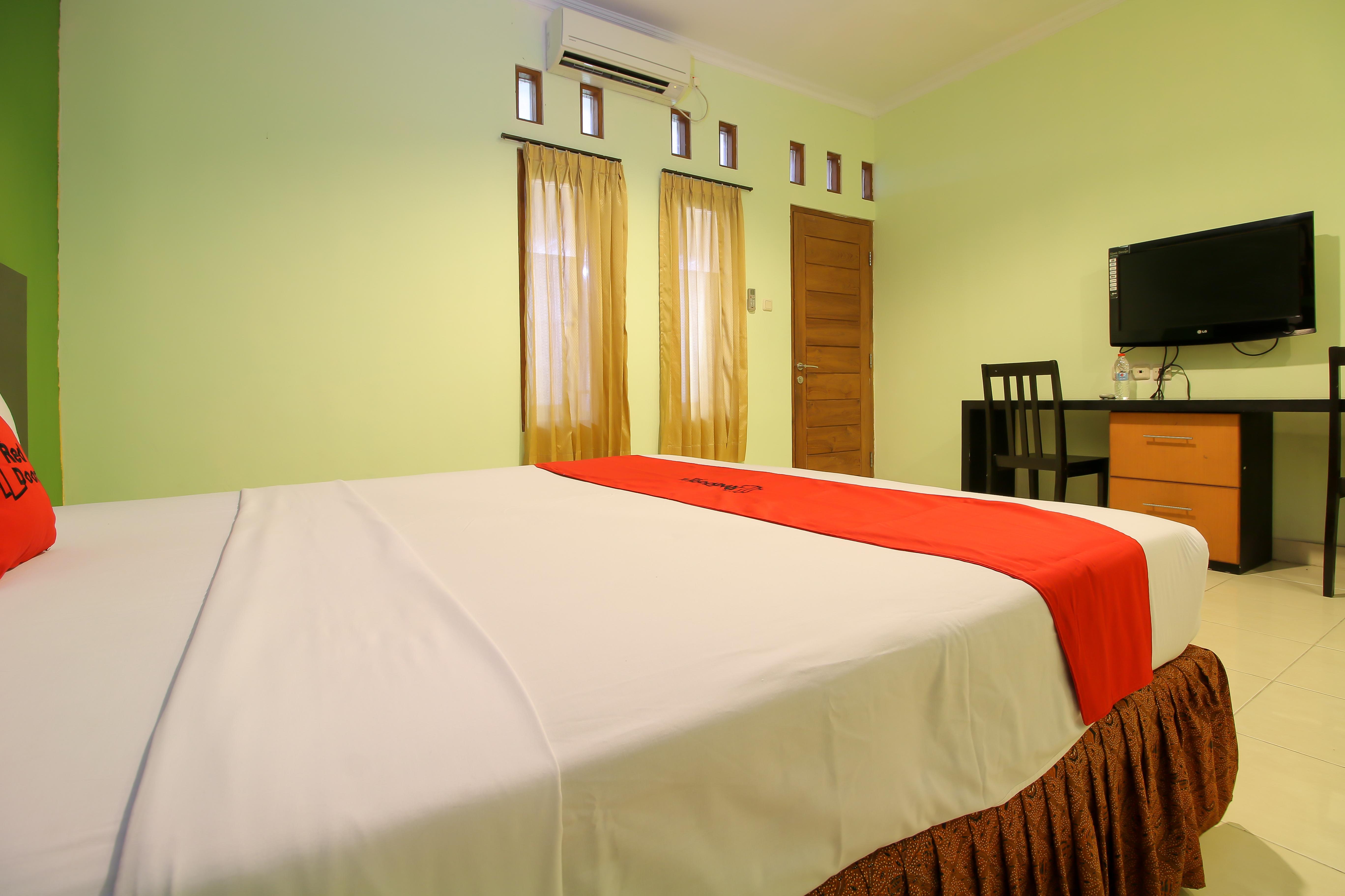 Reddoorz Plus @ Taman Siswa 2 Джокякарта Екстериор снимка