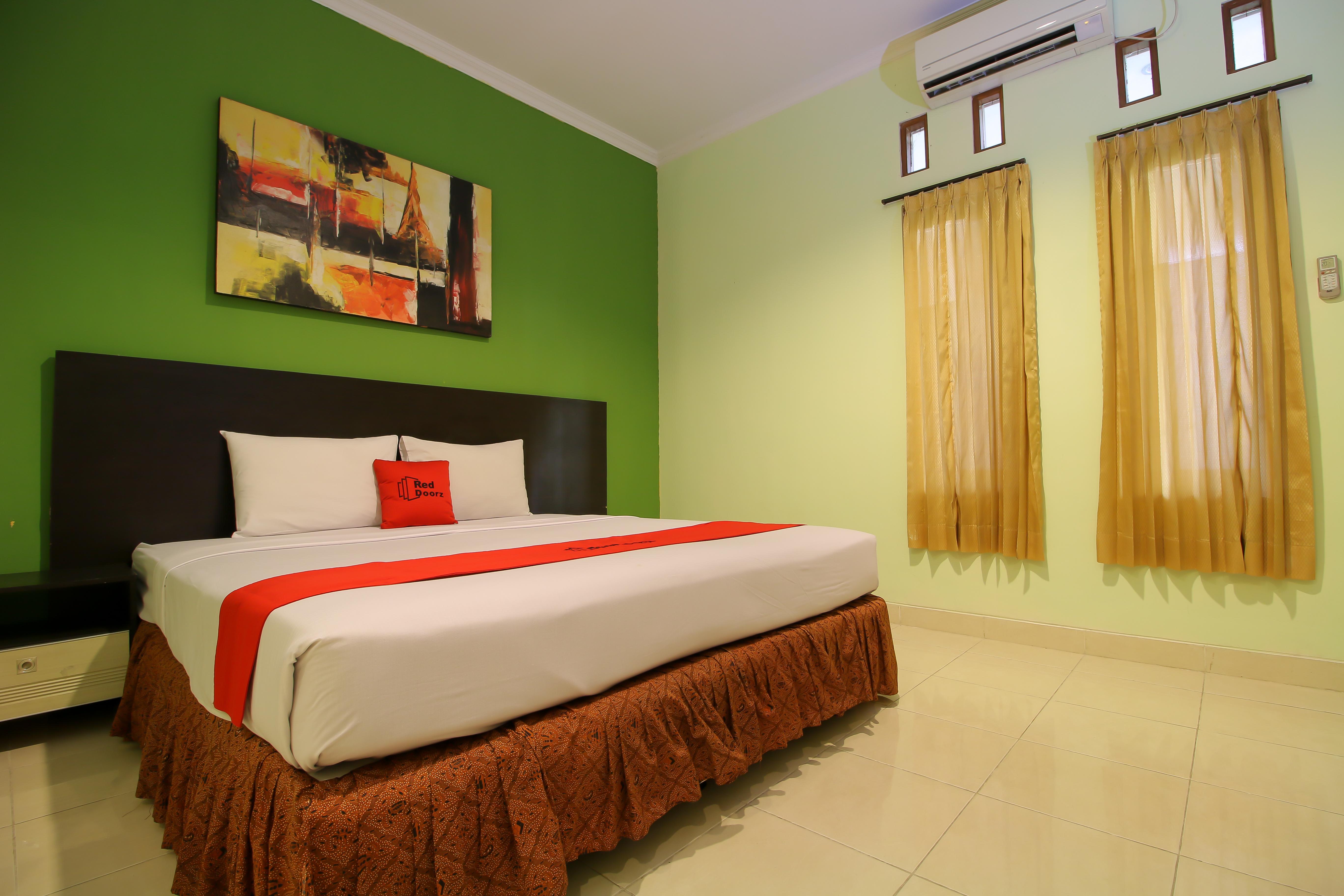 Reddoorz Plus @ Taman Siswa 2 Джокякарта Екстериор снимка