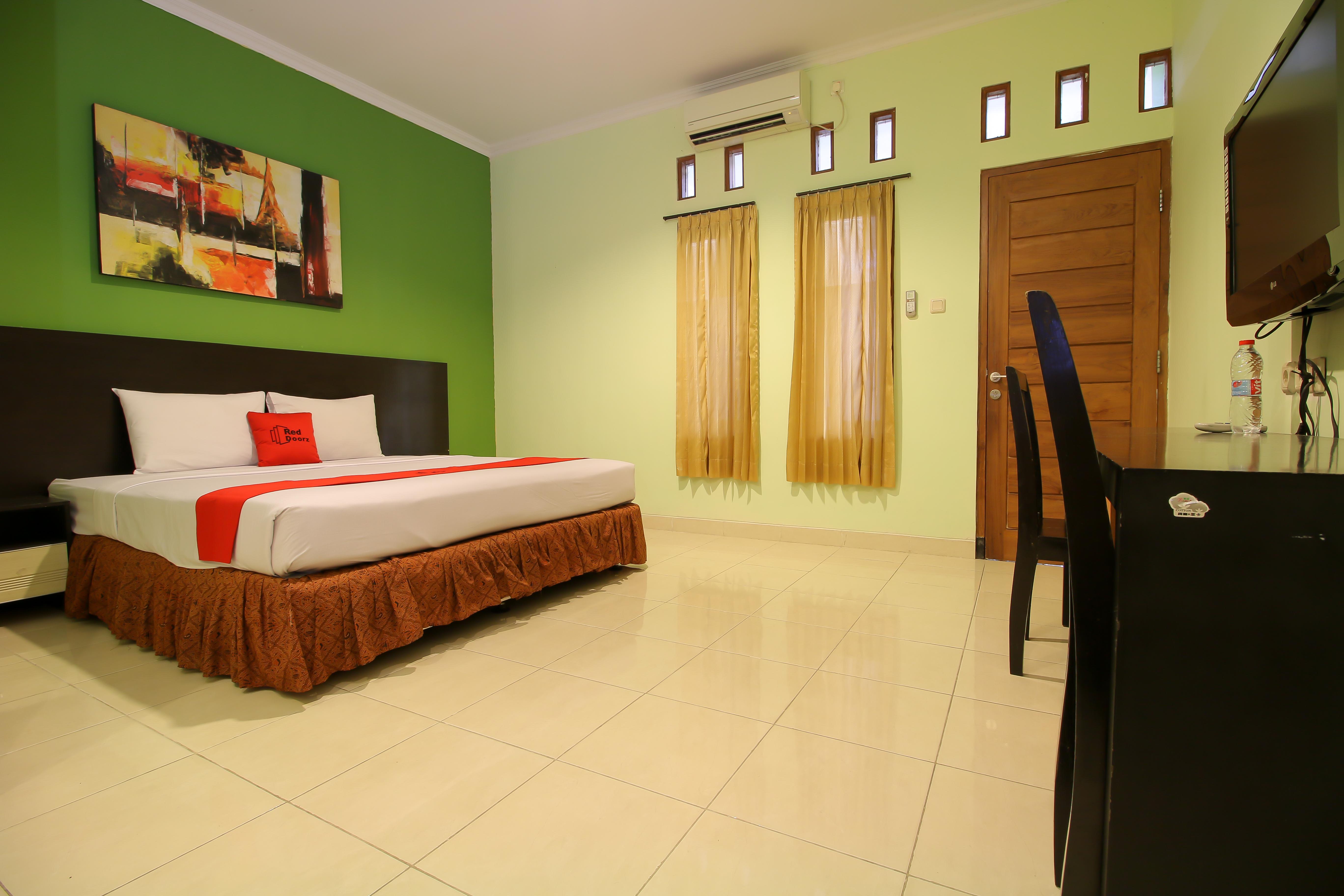Reddoorz Plus @ Taman Siswa 2 Джокякарта Екстериор снимка