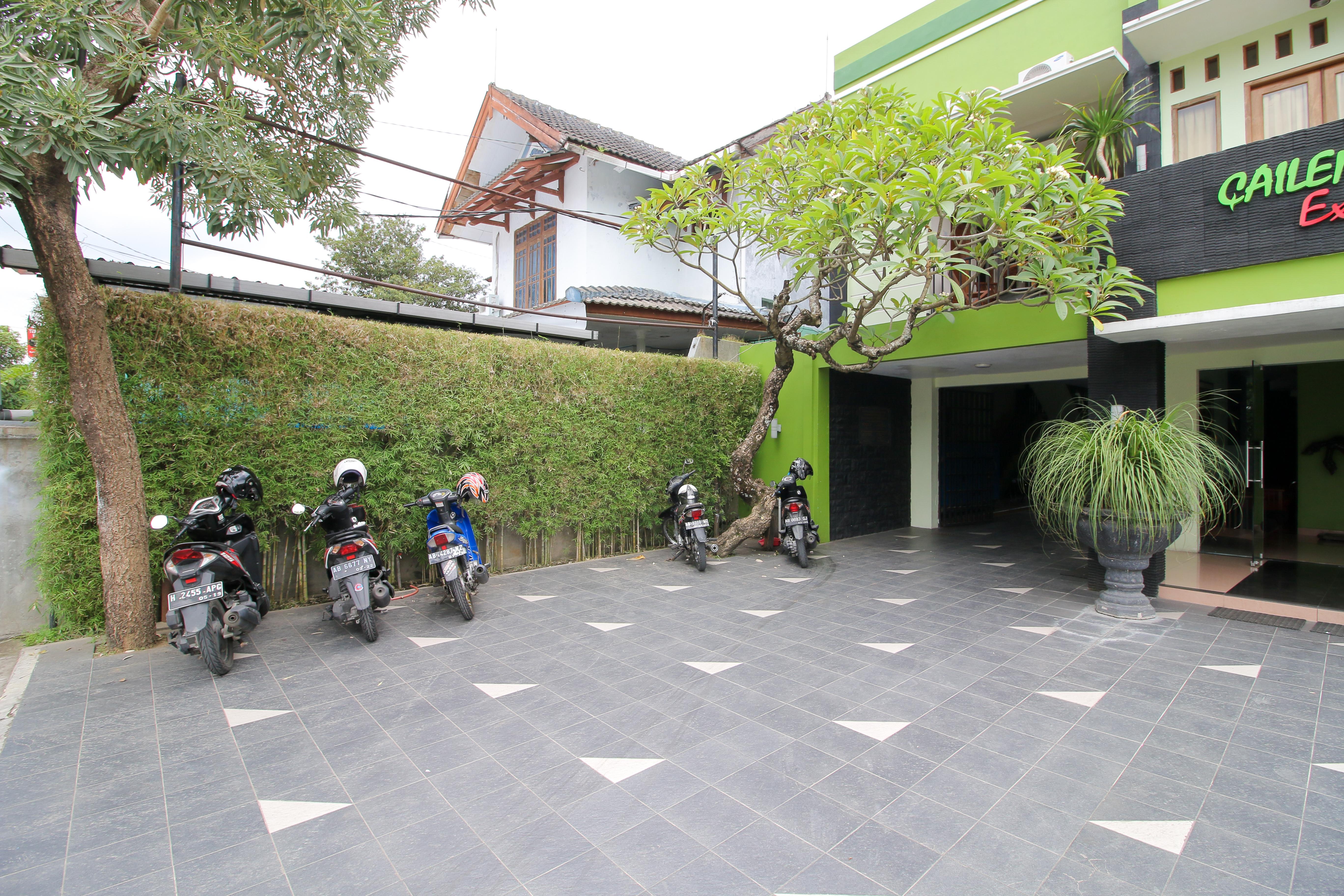 Reddoorz Plus @ Taman Siswa 2 Джокякарта Екстериор снимка
