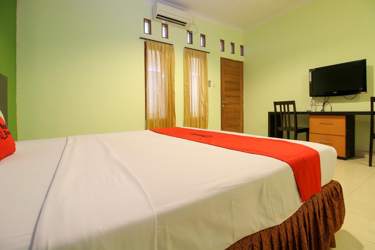 Reddoorz Plus @ Taman Siswa 2 Джокякарта Екстериор снимка