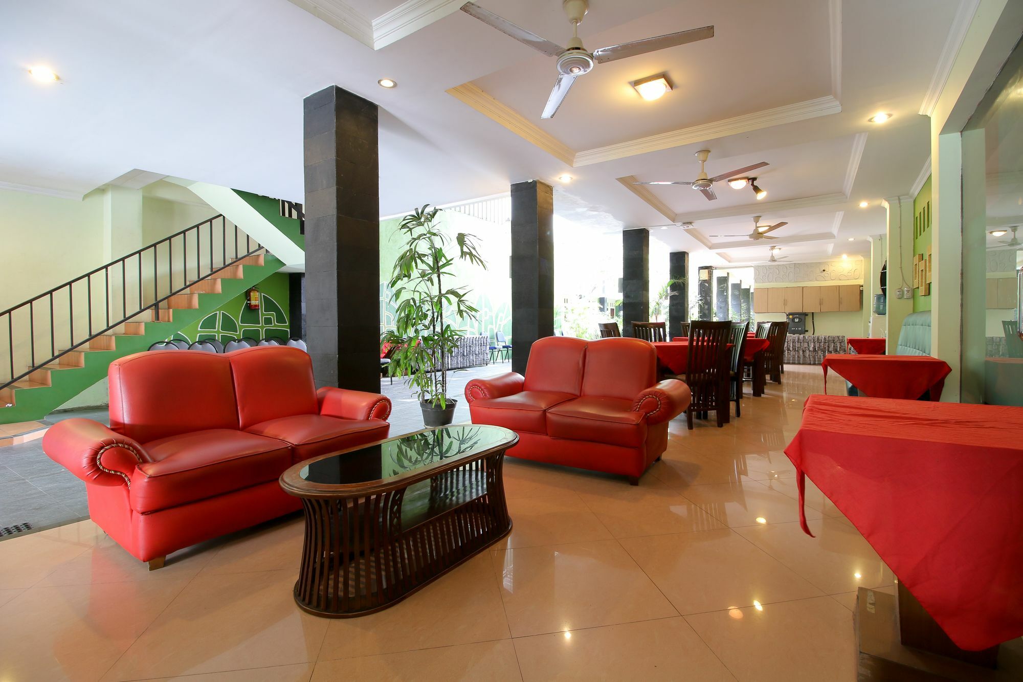 Reddoorz Plus @ Taman Siswa 2 Джокякарта Екстериор снимка